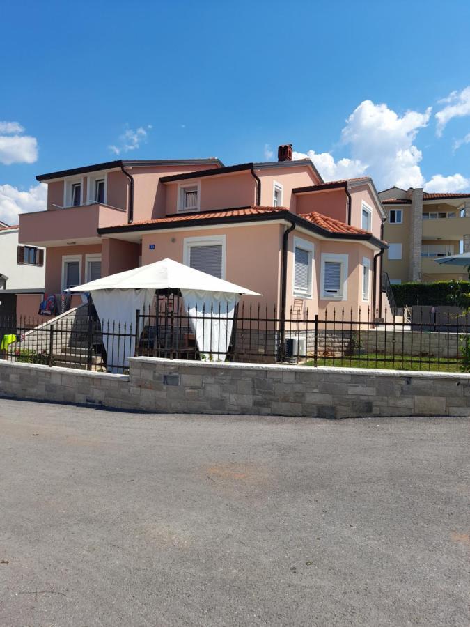 Studio Apartman Dezire Буйе Экстерьер фото